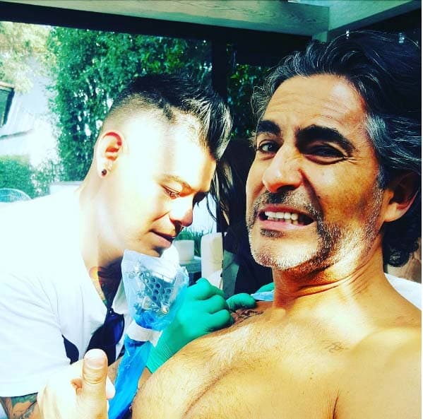 ¿Qué se habrá tatuado Raúl?