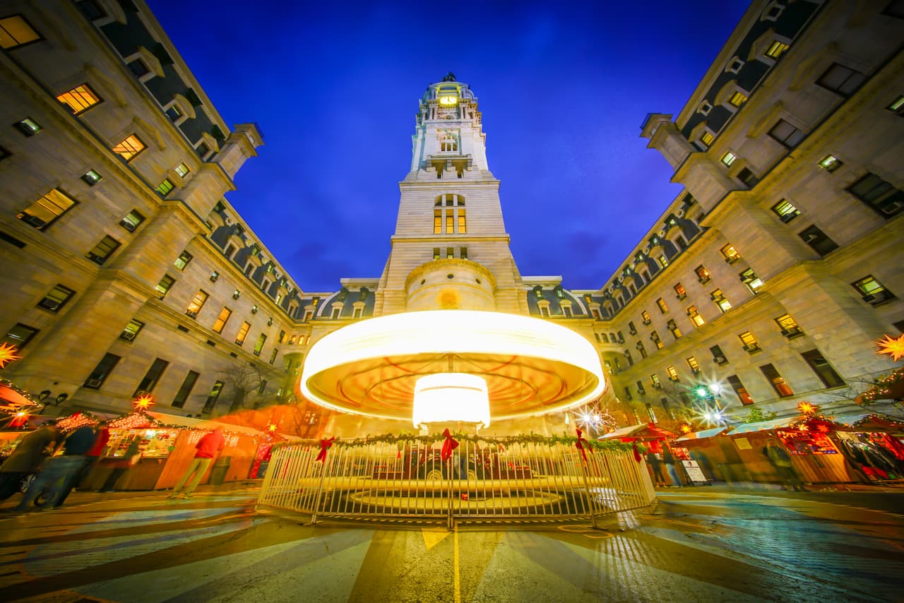 ¿Quién no desea un paseo en un bello carrusel? Es precioso.
