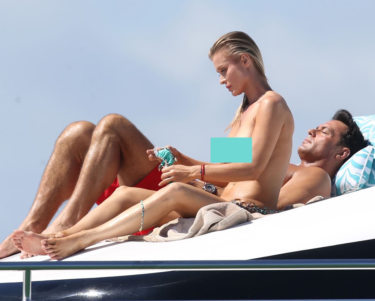 Después de un rato, se cansó.