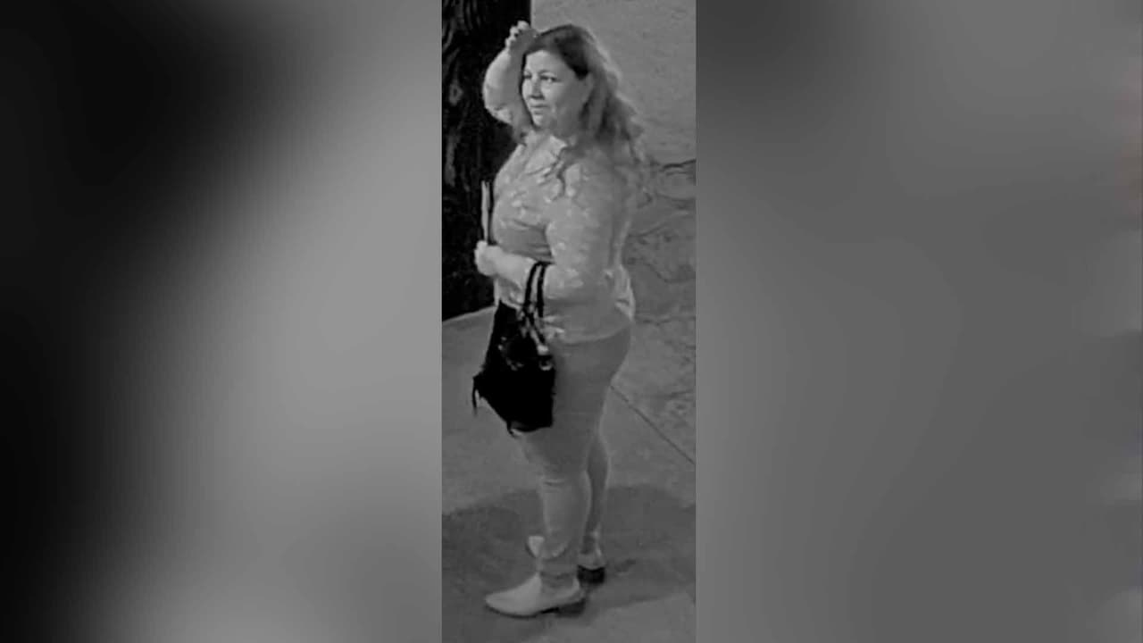 Se ofrece una recompensa de hasta 4,000 dólares a quien ofrezca información que lleve a dar con su paradero.