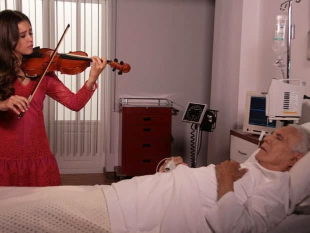 Paulina Goto interpretó a su nieta, quien se llamaba como él 'Fernanda'.