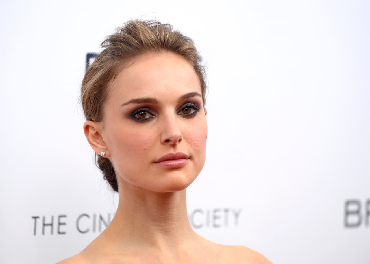 Natalie Portman – La aclamada actriz Natalie Portman tuvo una relación amorosa con el actor mexicano Gael García.