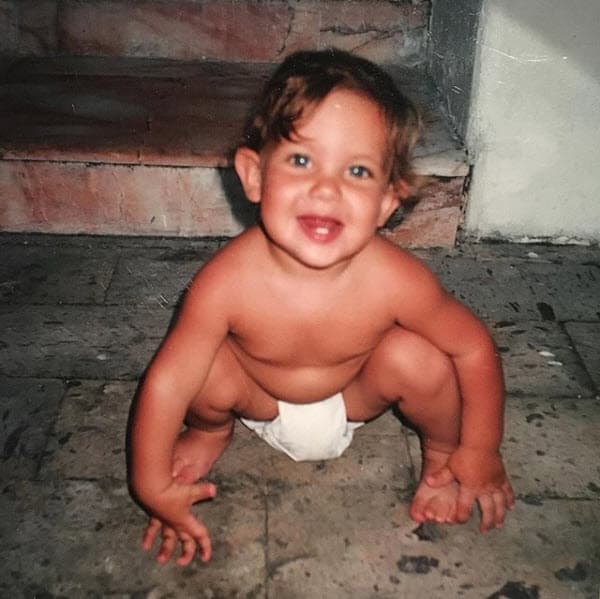 Mientras que Emiliano es el más chico de la familia, él vio la luz por primera vez el 29 de octubre de 1993, en la misma ciudad que su hermano.