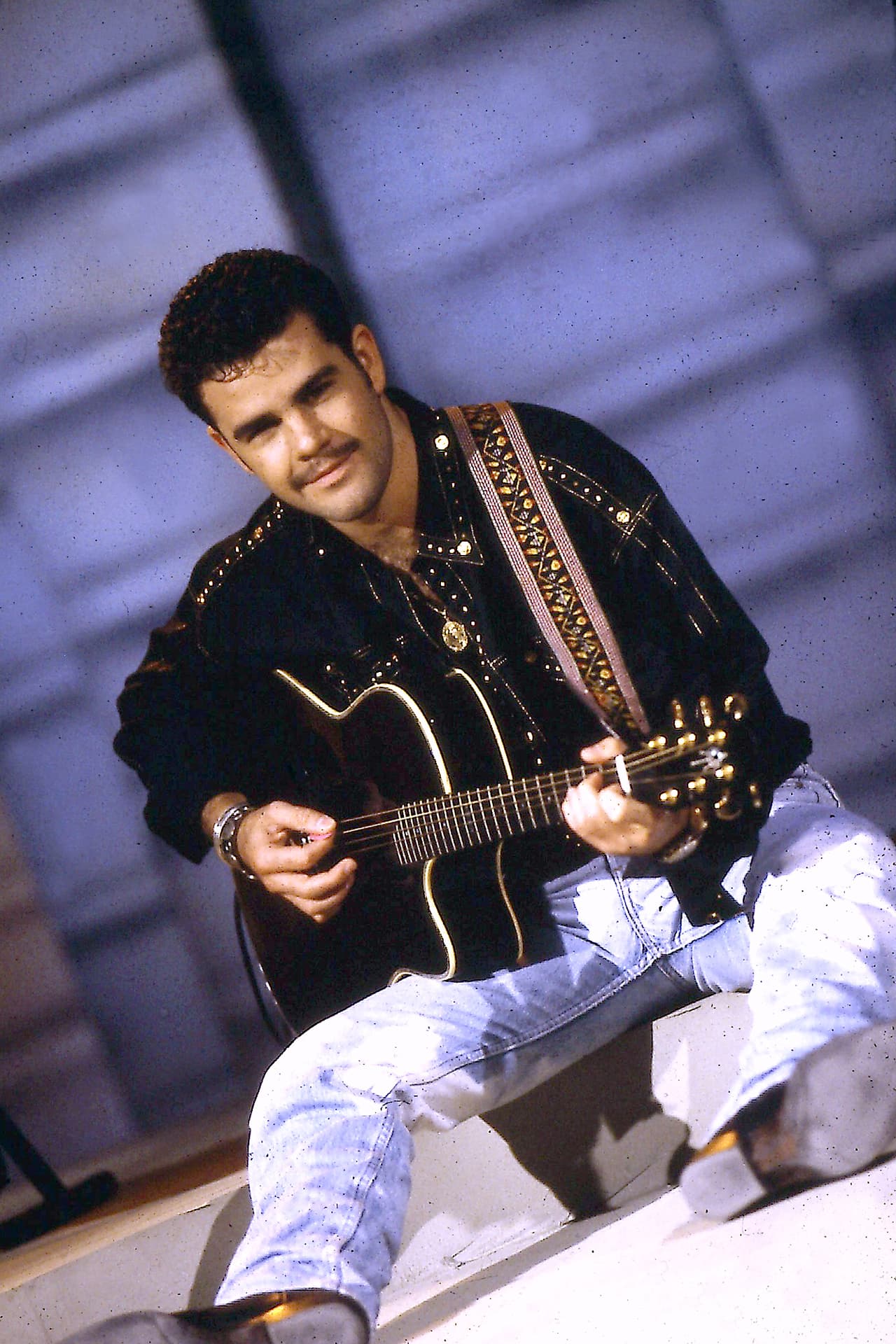 Eduardo Capetillo cree que el cambio de vida le vino muy bien: "Había vivido muy rápido. En el mundo del espectáculo se vive a una velocidad tremenda. Esa desaceleración me vino muy bien. Me sentí muy feliz de asumir esa responsabilidad. Dejé a un lado la rutina de rockstar. Esas trasnochadas te matan y no son muy saludables".
<br>