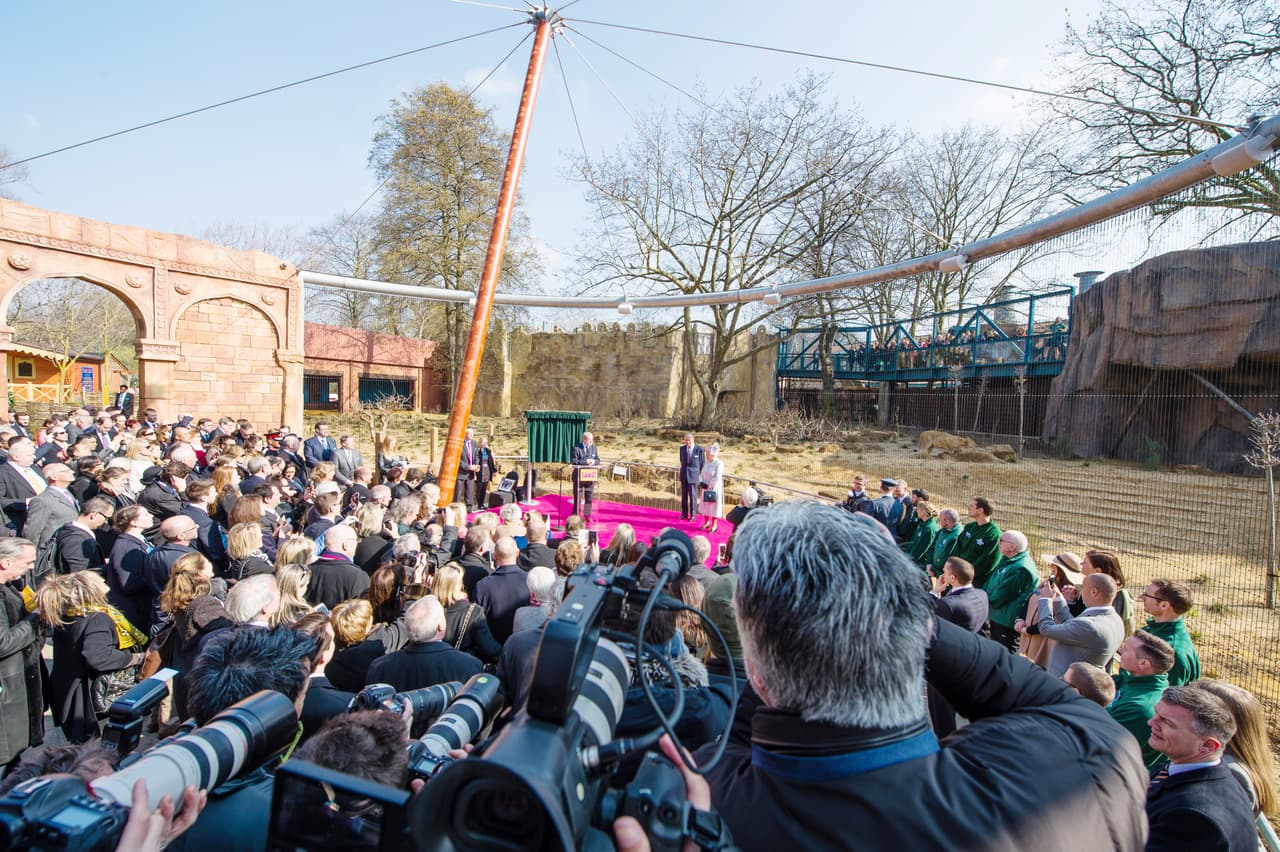 Así se veían las decenas de medios reunidos en el evento.