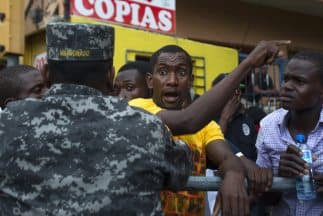Haitianos que esperaban inscribirse en el plan de regularización de inmigrantes en República Dominicana.