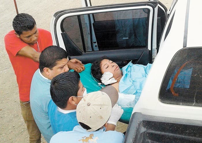 Vilma Trujillo García fue hallada en un barranco, atada y desnuda, 30 horas después de haber sido arrojada en una hoguera por fanáticos religiosos para "sacarle el demonio" en Nicaragua.
<a href="https://www.univision.com/noticias/america-latina/fanaticos-religiosos-queman-a-una-mujer-en-una-hoguera-para-sacarle-el-demonio-en-nicaragua"><b>Trujillo, de 25 años de edad, falleció una semana después, tras una dolorosa agonía en un hospital de Managua.</b></a> El crimen ha conmocionado a la sociedad nicaragüense, y muchos condenan la barbarie cometida, que refleja la violencia machista que asola a este país, y la ausencia del Estado en esas comunidades.