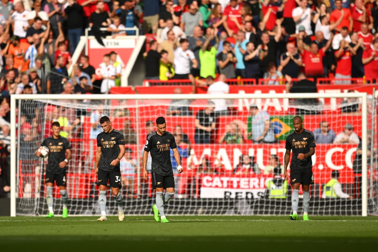 Manchester United venció al Arsenal con un doblete de Marcus Raschord y otro tanto de Antony, quien tuvo así un debut de ensueño.