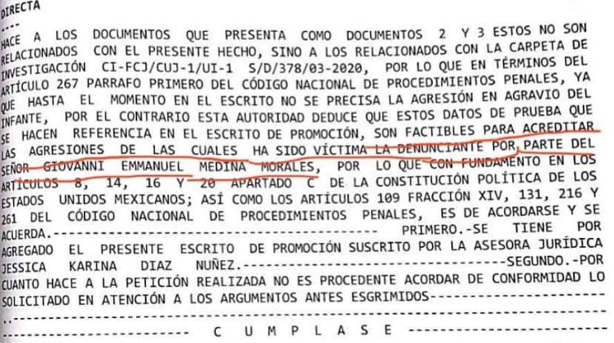 En la fotografía se subraya que "
<b><a href="https://www.univision.com/famosos/a-veces-se-acaban-las-fuerzas-ninel-conde-esta-en-terapia-por-el-drama-que-vive-con-su-hijo-fotos" target="_blank">son factibles para acreditar las agresiones</a> </b>de las cuales ha sido víctima la denunciante por parte del señor Giovanni Emmanuel Medina Morales". 
<br>