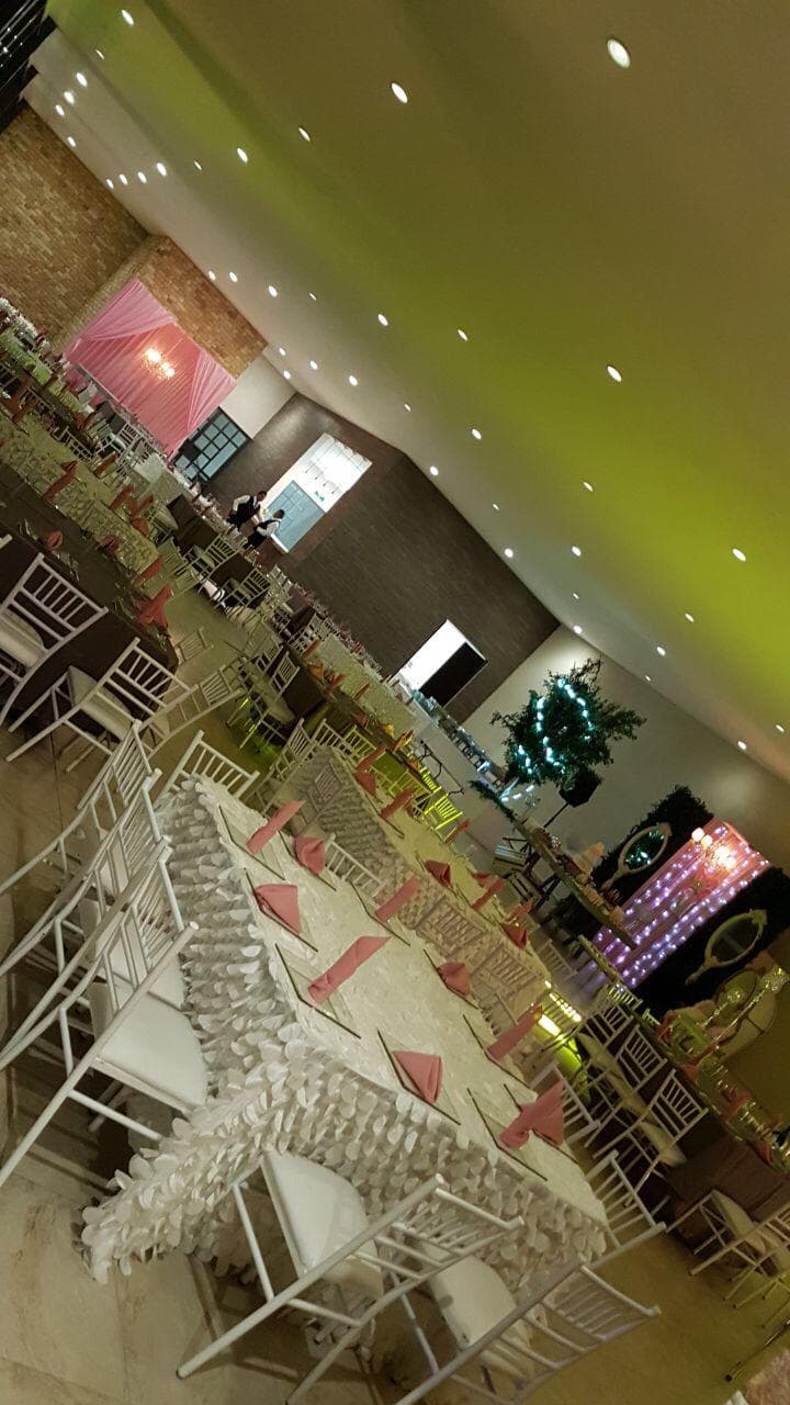 Este es un aspecto del salón, donde la hija del líder de 'Los caballeros templarios' y cantante grupera celebró como una reina su onomástico.