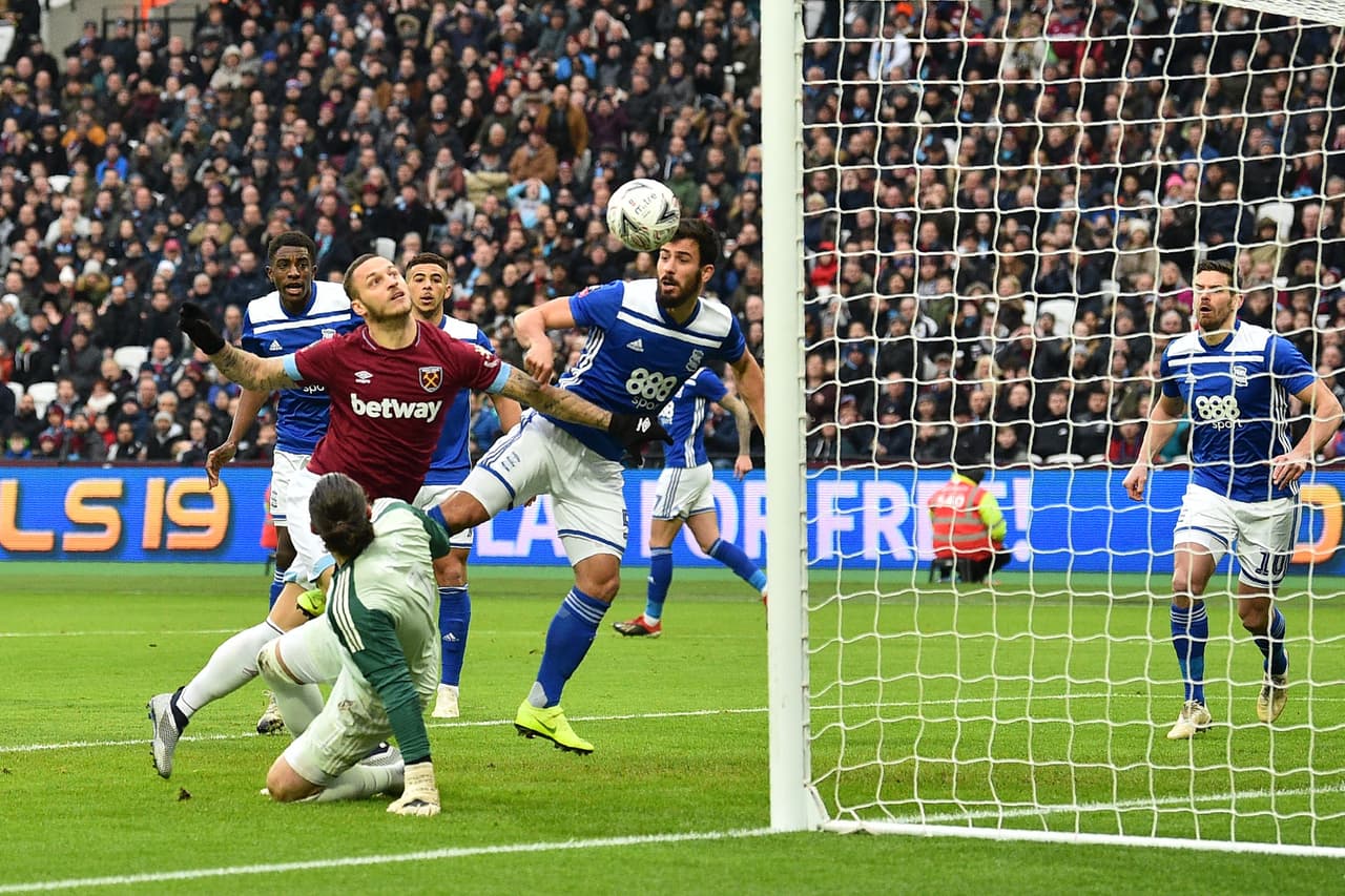 En fotos: sin Chicharito por lesión, West Ham avanzó una ronda más en la F.A. Cup