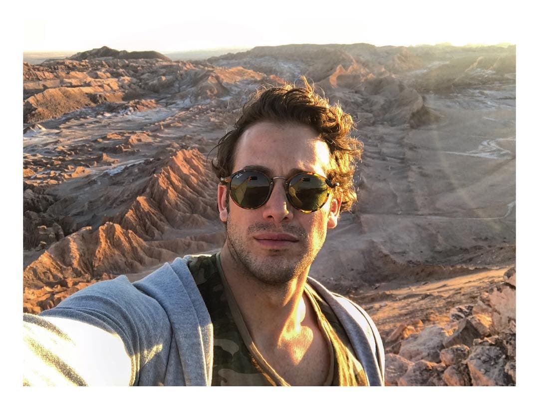 En 2011 dio vida a Sebastián en 
<b>'Cielo rojo'</b>, donde interpretó al hijo del protagonista Mauricio Islas.