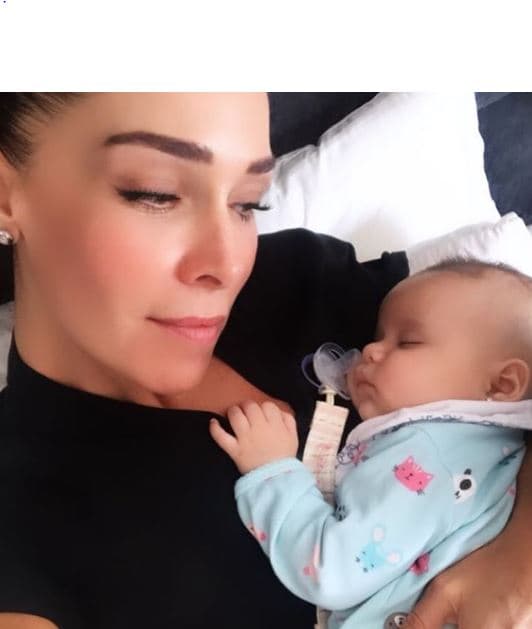 Durante una entrevista para el programa 'Intrusos', transmitida el 16 de abril, Sharis Cid fue cuestionada con relación a 
<b><a href="https://www.univision.com/famosos/sharis-cid-confiesa-que-su-nieta-ha-sido-un-gran-motor-para-seguir-adelante-tras-la-muerte-de-su-pareja-fotos" target="_blank">qué ha sido su motor para continuar</a></b>: "Mi nieta, el amor que me tengo, primero que nada a mí, porque me amo con todo mi corazón".