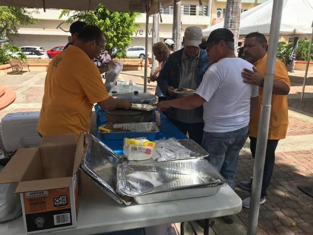 Los acompañó la Universidad UNITEC de Aguadilla ofreciendo una Clínica de salud.
