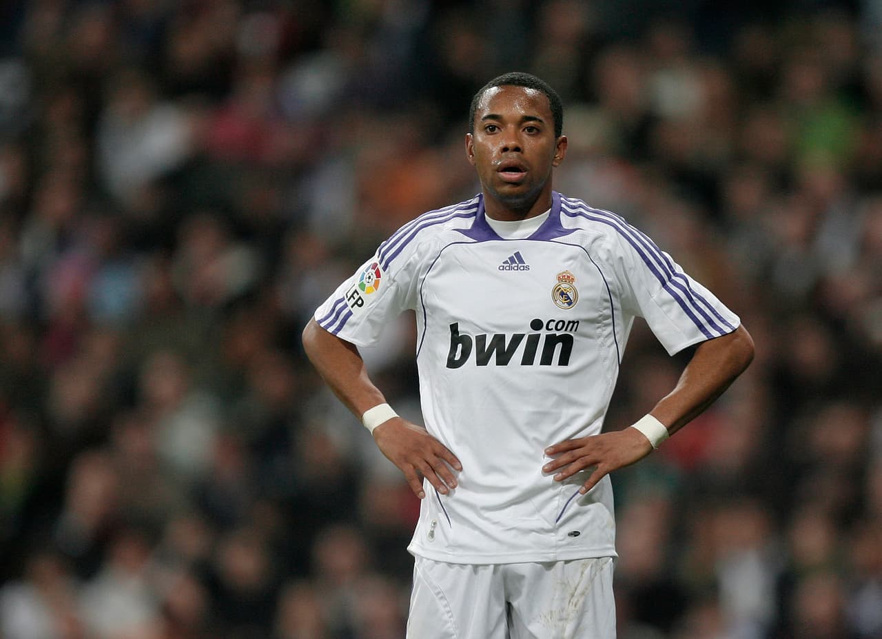 En el 2008 el brasileño Robinho dejó el Real Madrid –a donde había llegado con rótulo de figura– para jugar en Inglaterra. La oferta principal era del Chelsea, pero el Manchester City se interpuso y lo llevó por 42 millones de euros a ser la joya de la corona en el inicio de su multimillonario proyecto.