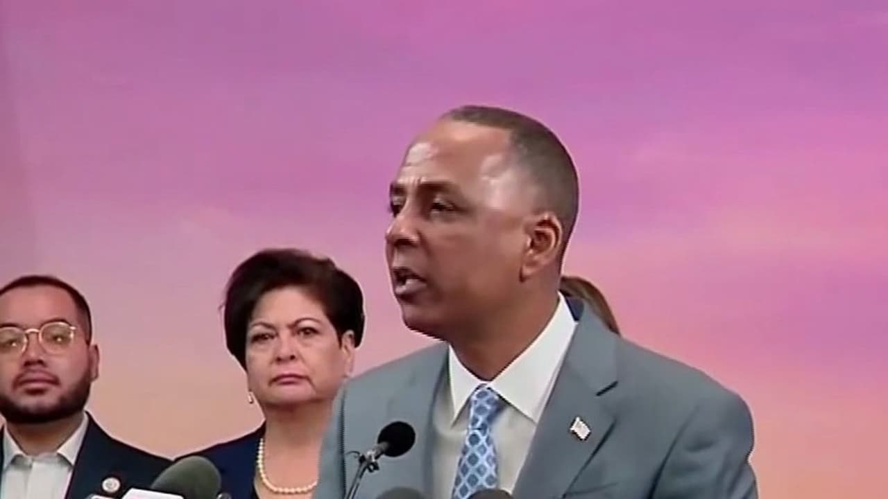 Alcalde de El Paso reacciona a cierre de espacio aéreo hoy: “Esto nunca debió pasar”