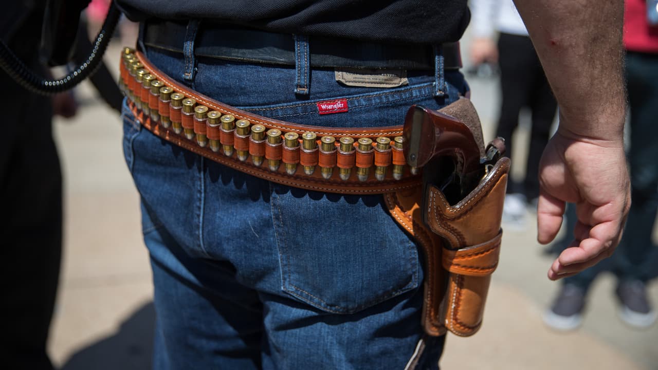 Residentes en San Antonio protestarán contra ley que permite portar armas sin licencia 