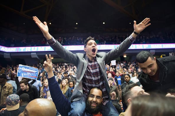 Manifestantes en evento de Donald Trump