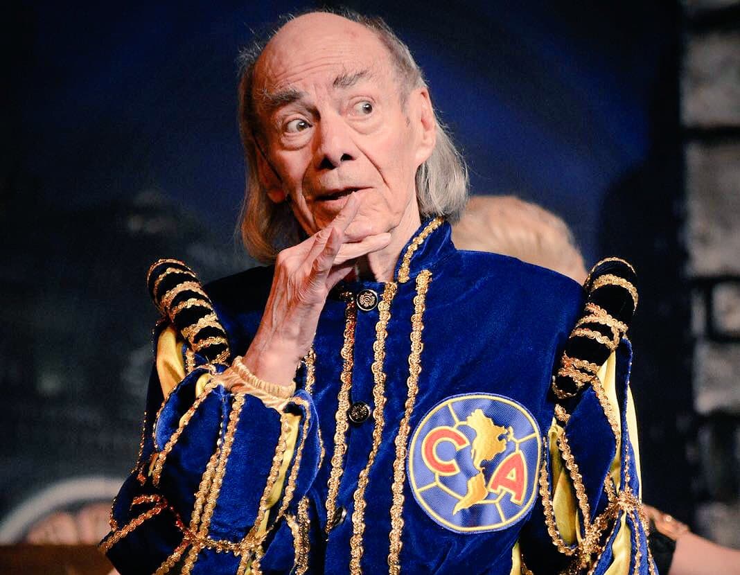 Su primer acercamiento con el mundo del espectáculo llegó cuando tenía 13 años y trabajó como doble en la película ‘El hijo desobediente’, que hizo su hermano ‘Tin-Tan’ en 1945.