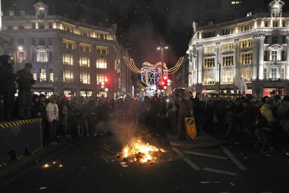 En la residencia oficial de Downing Street, Cameron dijo: 'seamos bien claros acerca de dónde radica la responsabilidad'.