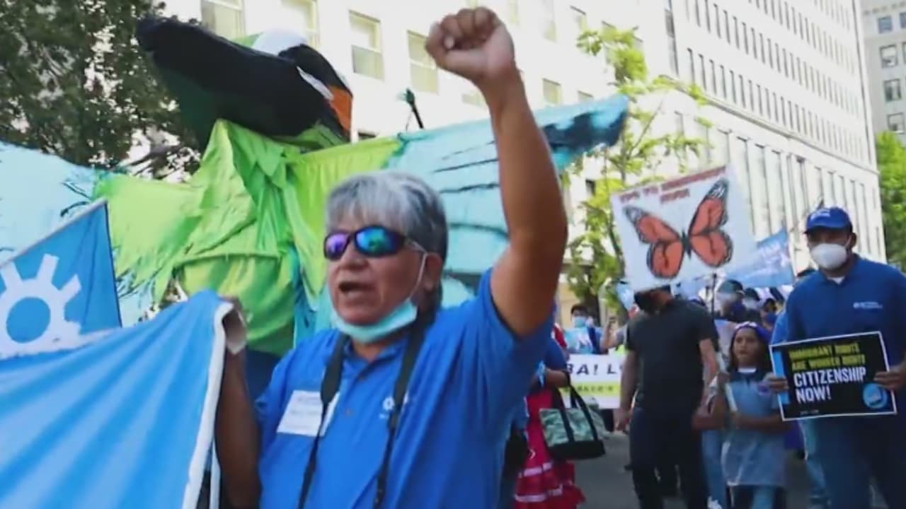 Incertidumbre para miles de salvadoreños con TPS por el vencimiento de sus permisos de trabajo