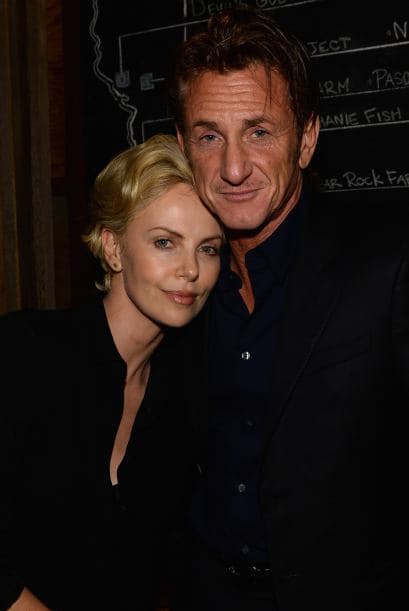 Gran sorpresa se llevó la gente cuando se enteraron que Charlize Theron y Sean Penn habían iniciado una relación.