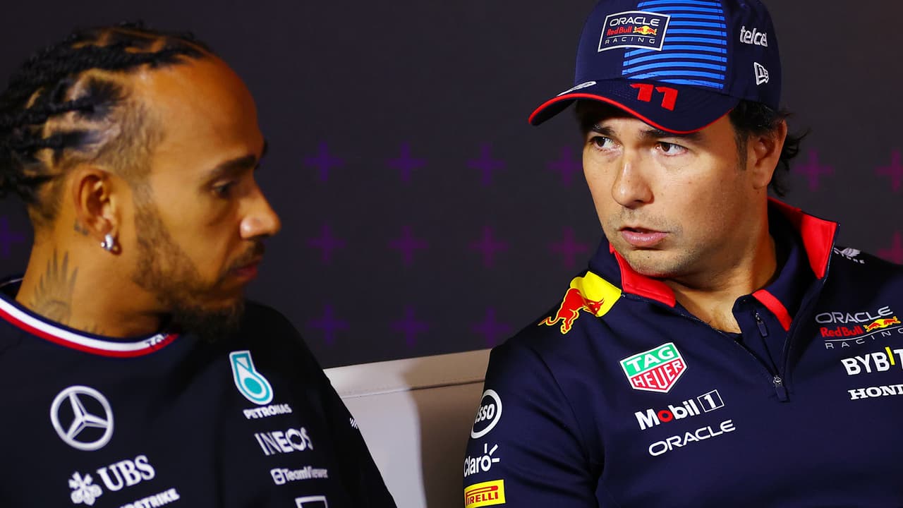 Checo Pérez explota con Lewis Hamilton y lo llama "idiota"