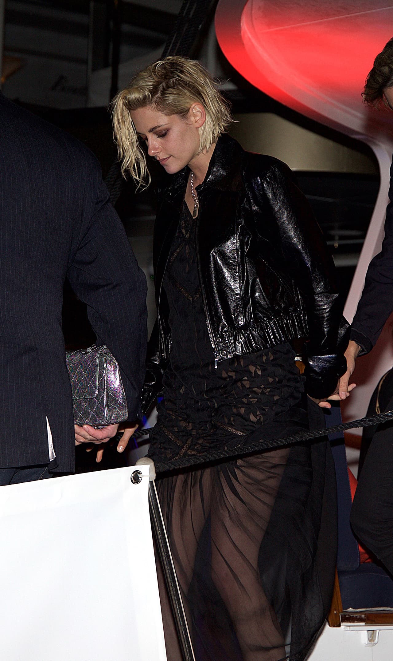 Curiosamente, SoKo también está en el festival de Cannes. ¡Incómodo!