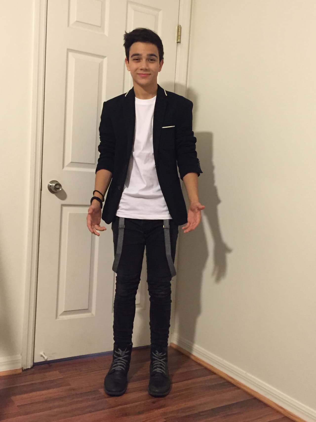 Micke nos robó el corazón durante su audición. Este chico ha pasado la mayor parte del tiempo viajando por todo Estados Unidos.