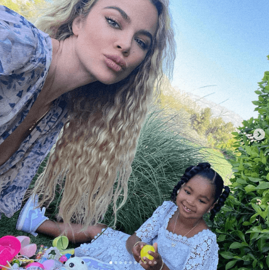 Esta semana Khloé Kardashian fue blanco de una seguidora en Instagram que la acusó de descuidar a la niña y al bebé. 
<br>