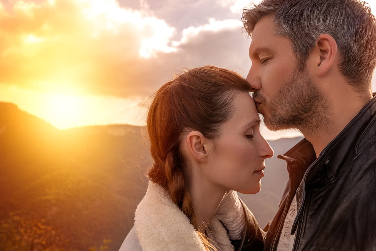 3. Emoción. La inteligencia emocional se da a partir del amor, y te permite distinguir lo realmente importante, aquello que es vital en tu pareja.