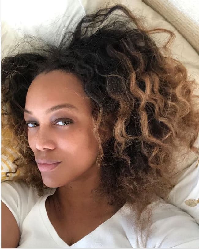 Tyra Banks cabello natural