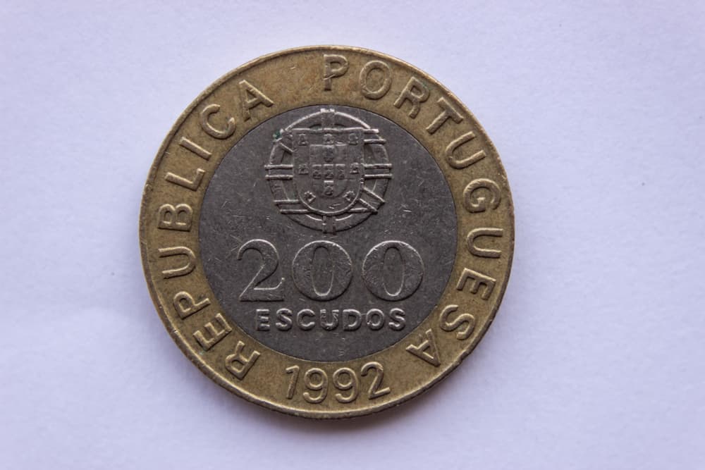 Cuentan por ahí que si consigues una moneda de 1992, que tiene exactamente el mismo calendario que tendremos durante este 2020, será de particular suerte extra.