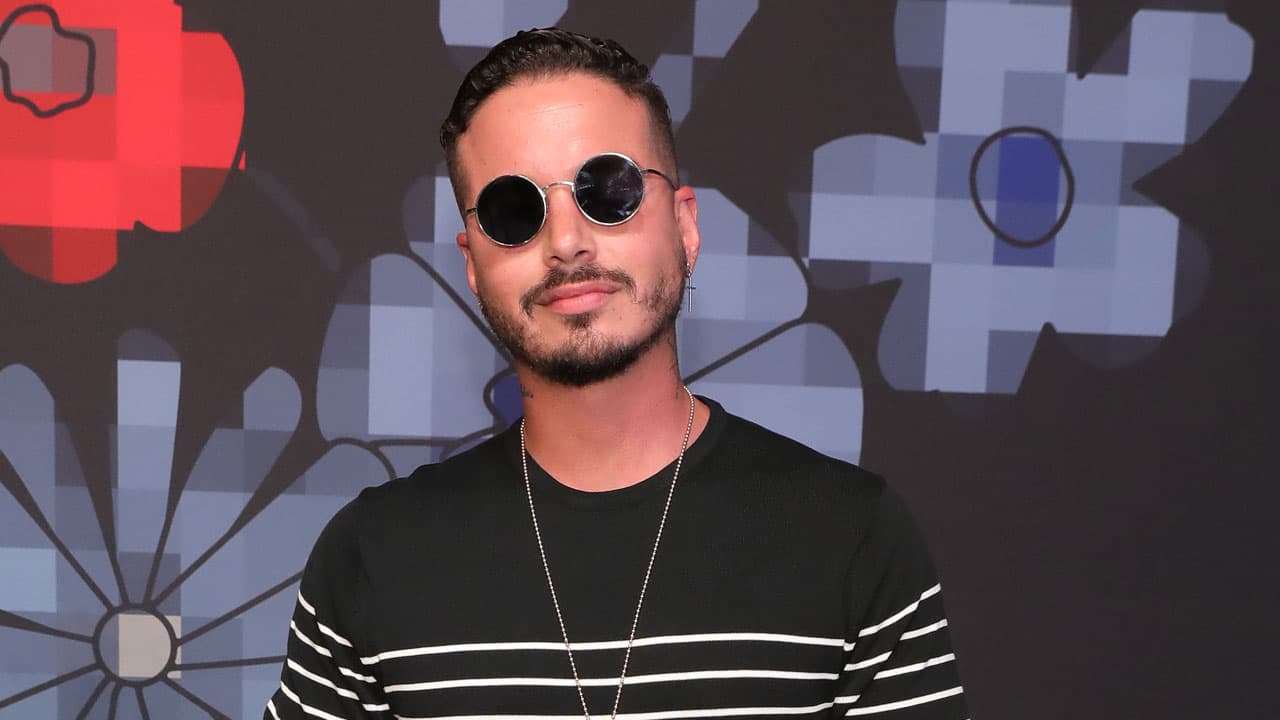 J Balvin revela cómo su accidente de avión le cambió la vida