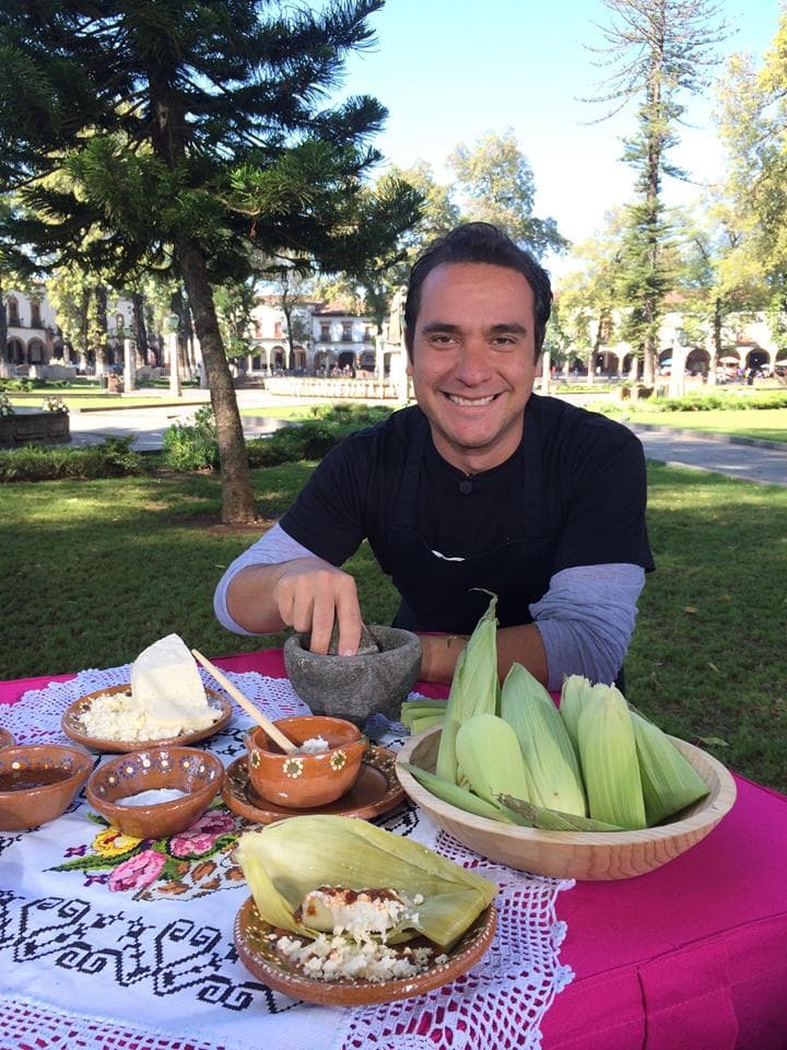 Chef Gibaja listo para deleitar nuestro paladar.