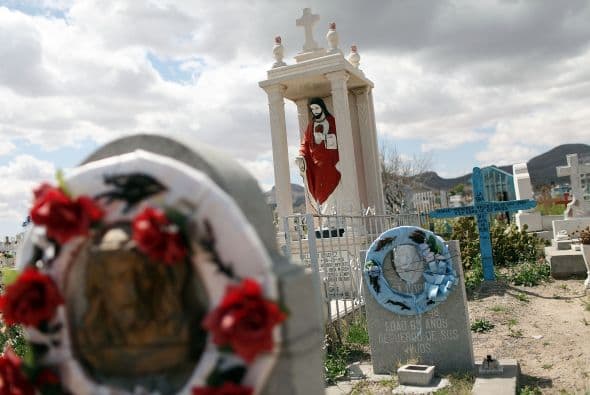 La fama de este cementerio entre los narcotraficantes al parecer se inició con la inhumación de Lamberto Quintero, un famoso capo de la década de los 80.