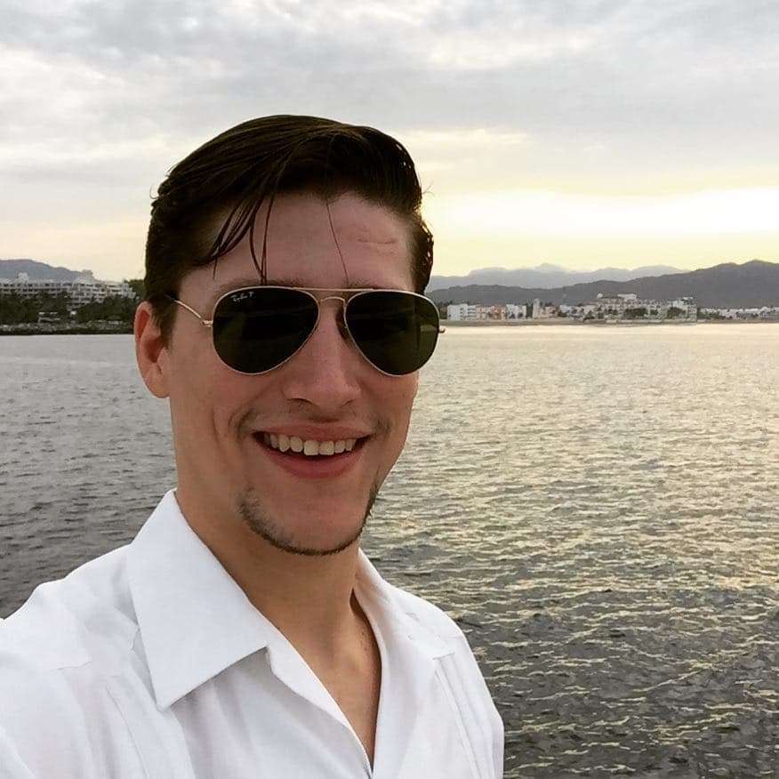 Y agregó: "Era mi compañero de pesca, de hobbies, fuimos muy unidos siempre por ser el primogénito. Yo tengo dignidad y a mí no me va a venir a chantajear", comentó en la charla que concedió en aquel entonces.