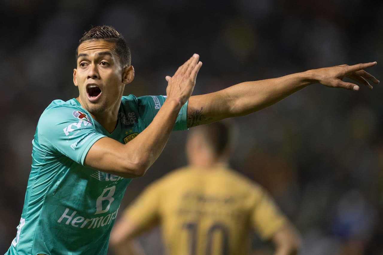 "El Rifle" Andrade ya es protagonista recurrente de esta sección. Si uno fuera malpensado, 
<a href="http://www.univision.com/deportes/futbol/liga-mx/andres-andrade-falla-el-2-0-de-manera-increible-video#rel" target="_blank">se creería que Andrade con sus fallas</a> le está haciendo la cama a Torrente.