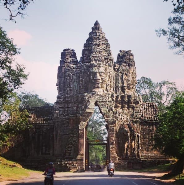 Angkor Wat (el Parque Arqueológico de Angkor) es uno de los lugares históricos más importantes de Asia.
