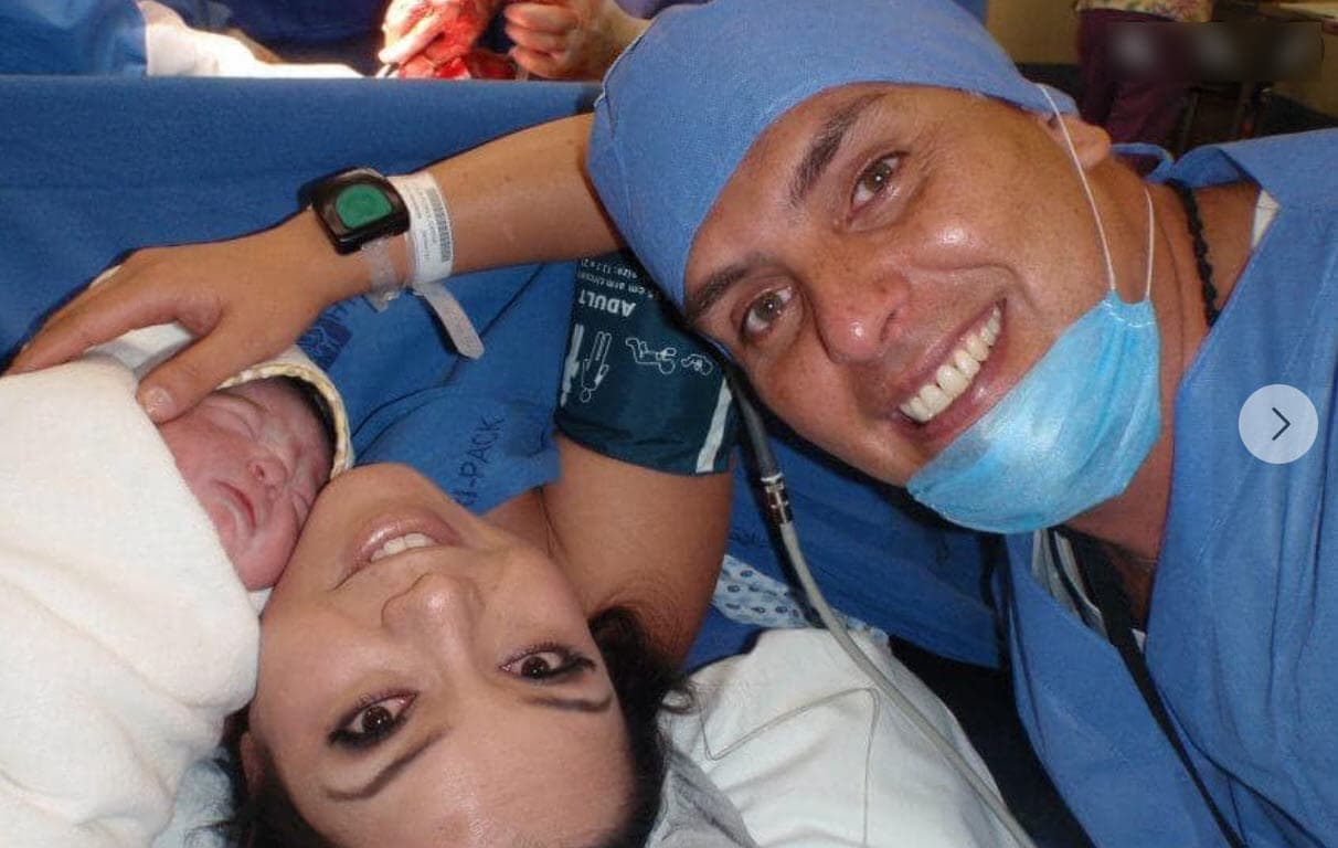 Carissa de León quiere seguir con su vida junto a su hijo. En 'Venga la alegría' mencionó que incluso lo debe hacer por recomendación terapéutica para dejar atrás la traumática muerte de Xavier Ortiz.
<br>