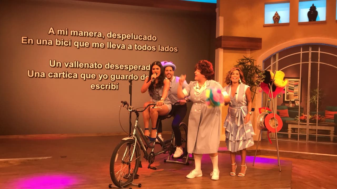 A Francisca también le tocó mostrar su talento cantando en la bicicleta.