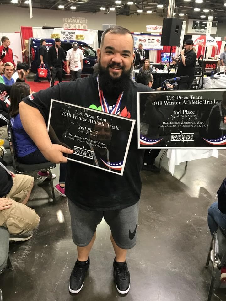 Wilhelm Rodríguez ha representado a la Isla en distintas competencias culinarias alrededor del mundo. Ha ganado premios por acrobacias, rapidez y tamaño de pizzas.