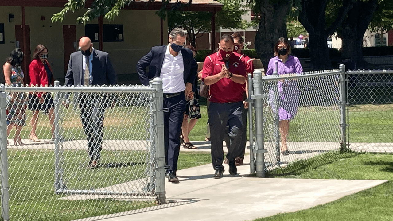 Un 45% de los habitantes de las zonas rurales de california carecen de internet de alta velocidad.
<br>