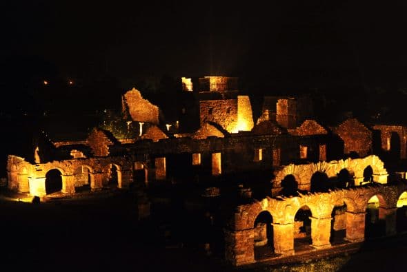 Miles de paraguayos y extranjeros visitan anualmente este destino que remonta siglos de historia.