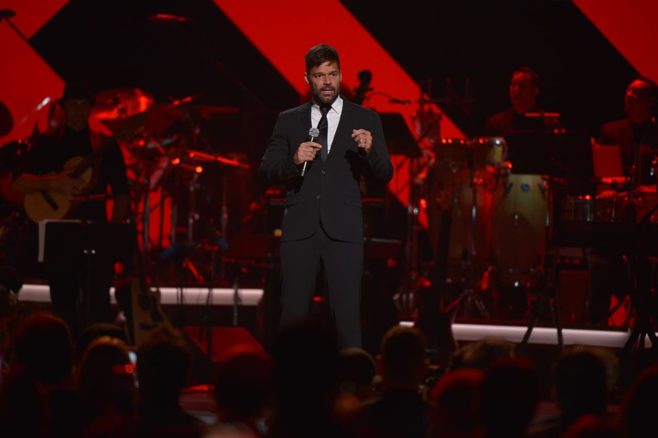 Y fue Ricky Martin quien le entregó el premio.