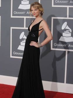 ¿Su popularidad aumentaría con un poco más de 'pechonalidad'?