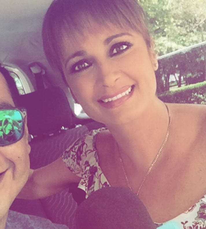 "Tiene 
<b><a href="https://www.univision.com/entretenimiento/alejandra-procuna-vuelve-a-la-tv-pero-no-deja-de-manejar-su-uber" target="_blank">un tiempo que no lo manejo</a></b>, porque bendito Dios mi carrera me ha dado (ingresos)", reconoció. 
<br>