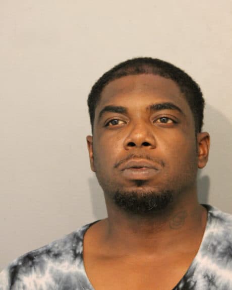 Arrestado: John Stamps. Dirección del suceso: 1000 Block of North Rush. Cargos: Un delito grave de robo.