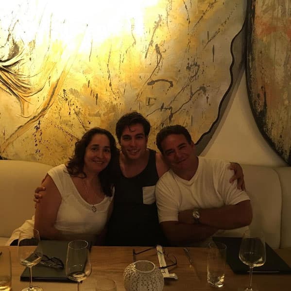 Seguramente sus padres son los más orgullosos de sus logros, pues Danilo se está consolidando como un exitoso actor.