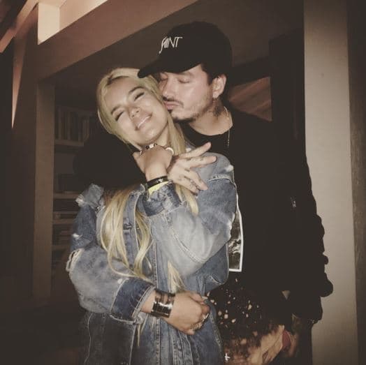 Mucho se especuló de su cercanía con J Balvin, pero la verdad es que son grandes amigos y él ha sido un impulsor de su carrera.